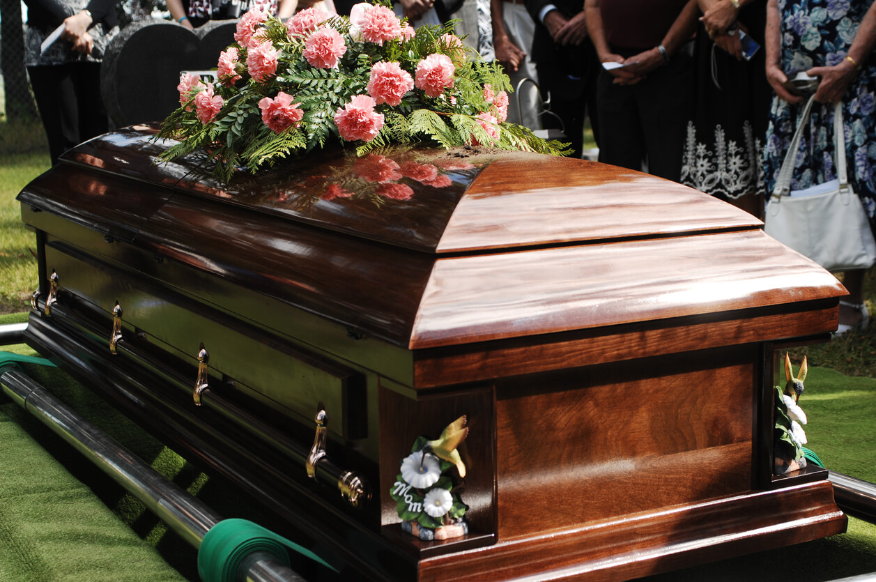 burial vs cremation services