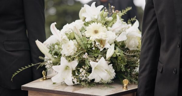 flowers as funeral decorations